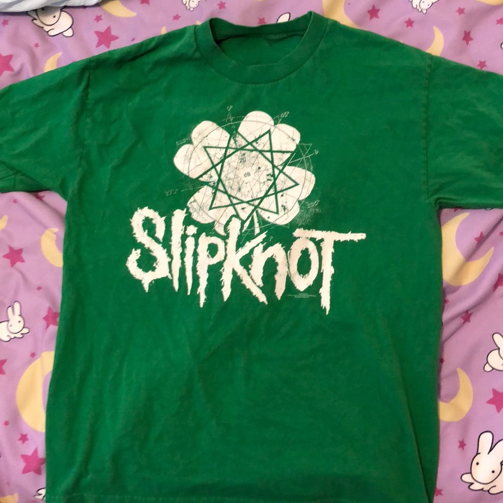 Green slip knot tee